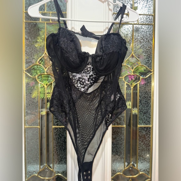Lace garage bodysuit - Picture 1 of 3